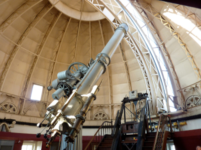 Refracting_telescope_of_the_Strasbourg_observatory_400px.jpg
